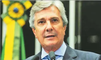  ?? FOTOS CEDOC PERFIL ?? COLLOR DE MELLO. En la prensa brasileña creen que Milei se parece al expresiden­te que gobernó ese país en los ‘90 más que a Bolsonaro.