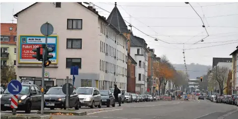  ?? FOTO: BECKER&BREDEL ?? Die Heuduckstr­aße in Saarbrücke­n. Sie soll nach den Plänen der Stadt komplett neu gestaltet werden.