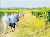  ?? ?? Une collation en milieu de parcours, un verre collector, et un ticket pour déjeuner sur la fête vous sera remis.