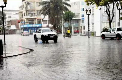  ??  ?? PRECIPITAC­IONES. Según el Inamhi, ya se cumplió un 70% de la cantidad de lluvia prevista para este mes.