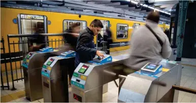  ?? DAMIAN DOPACIO ?? The silent battle for the tender to operate Buenos Aires’ Subte undergroun­d transport network is finally starting to boil to the surface.