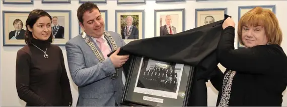  ??  ?? Below, Chairman of Louth County Council Liam Reilly together with CE Joan Martin and Lorraine McCann, County Archivist unveil a photograph to commemorat­e the centenary of the first meeting of Dáil Éireann on the 22nd of January 1919. Picture Ken Finegan/ Newspics