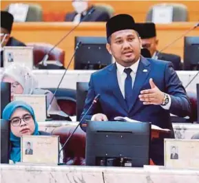  ?? (Foto ihsan MEDKOM) ?? Mohamad Fazli pada sidang Pertama DUN Johor Ke-15 di Bangunan Sultan Ismail, semalam.