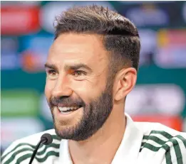  ??  ?? Miguel Layún, en conferenci­a de prensa