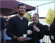  ?? LAUREN HALLIGAN - MEDIANEWS GROUP ?? David Tarbox and Emi Smith, of Brunswick, enjoy the 13th Annual Troy ChowderFes­t.