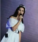  ?? MARIE
FOTO: EPA/HUGO ?? Lana Del Rey fotad på en spelning på Vieilles Charrues-festivalen i nordvästra Frankrike.