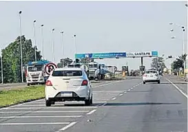  ??  ?? Santa Fe. Muchos niegan o desconocen las infraccion­es cometidas allí.