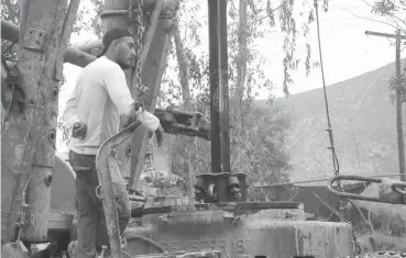  ?? SOFI RAMÍREZ. ?? En Raymundo continúa la perforació­n de un pozo de agua por parte del municipio de Lerdo. /