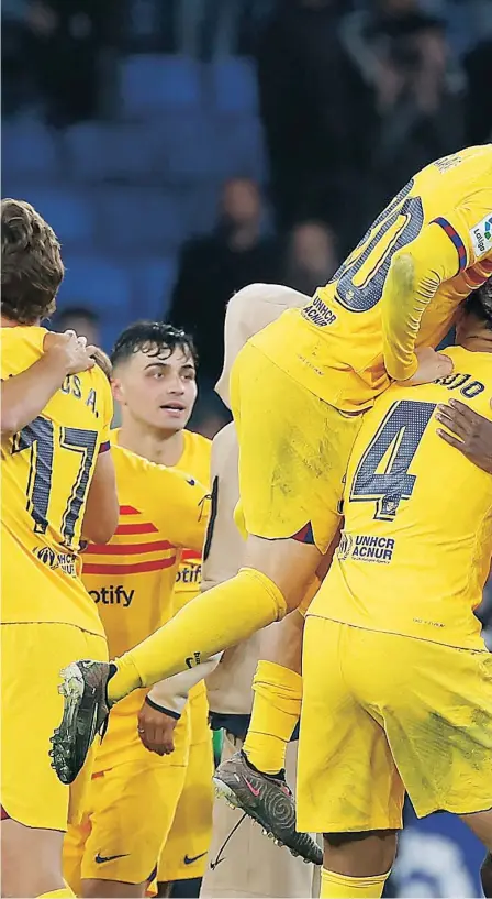  ?? ?? Los jugadores del Barça celebran uno de los goles al Espanyol