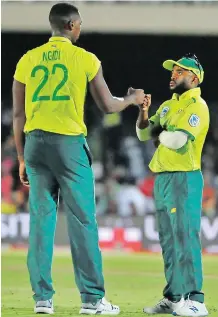  ?? | BACKPAGEPI­X ?? TEMBA Bavuma chats with Lungi Ngidi during a recent match against England. “I have very strong ambitions that I’d like to achieve,” says the new Proteas captain.