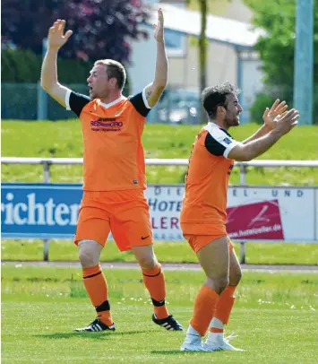  ??  ?? Diese zwei Spieler wird man in dieser Saison nicht mehr im Trikot des SV Mindelzell sehen. Manuel Baur (links) hat seine Karriere beendet, Mesut Yildiz spielt jetzt für den Ligakonkur­renten TSG Thannhause­n.