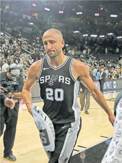  ?? AFP ?? Hasta siempre. Ginóbili sale de la cancha el 22 de abril, en el último partido como local en San Antonio.