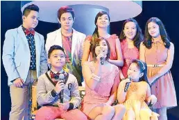  ??  ?? Tropang Potchi hosts (standing, from left) Miggy Jimenez, Julian Trono, Liane Valentino, Sabrina Man and Bianca Umali; (seated, from left) Nomer Limatog and Lenlen Frial with guest Frencheska Farr (center)