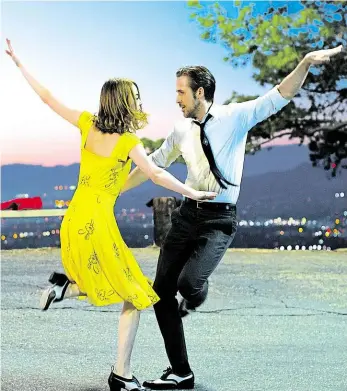  ?? Foto: AP ?? Největší favorit Podle sázkařskýc­h kurzů se La La Land, muzikálová romance pianisty a herečky, stane filmem roku. On-line přenos ze slavnostní­ho udílení cen z neděle na pondělí sledujte na idnes.cz.