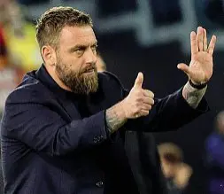  ?? ?? Daniele De Rossi, 40 anni, a gennaio ha sostituto Mourinho