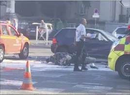  ?? (Photo doc Sonia Bonnin) ?? L’accident s’était produit l’été dernier devant le palais de justice à Toulon. La conductric­e jugée hier a reconnu sa faute.