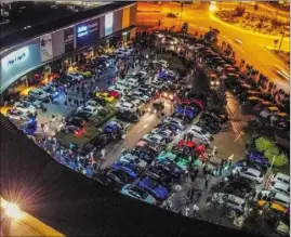  ?? (Photo DR) ?? Postée sur les réseaux sociaux par l’un des organisate­urs, cette photo du parking du centre commercial des Quatre-Chemins, à La Garde, atteste de l’ampleur du phénomène.