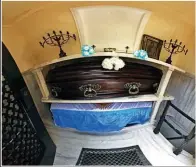  ?? ?? DESCANSO. Los restos del ex presidente Arturo Frondizi están en el Cementerio de Olivos. El 18 de abril es el aniversari­o de su muerte.