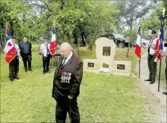  ?? - Crédits : MRD ?? Robert Delbès à l’inaugurati­on de la stèle réstaurée.