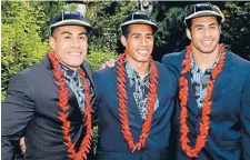  ?? PHOTO: REUTERS ?? Samoa’s brothers Tusi, Ken and George Pisi pose for a photograph during the welcome ceremony.