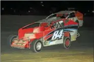  ?? RICK KEPNER - FOR DIGITAL FIRST MEDIA ?? Alex Yankowski (84) and Dylan Swinehart (41d) race during the Melvin L. Joseph Memorial on March 17 at Georgetown Speedway.