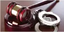  ?? SERVICE SOUTH AFRICAN POLICE ?? JOHANNESBU­RG attorney Shaun Muskat, who was barred from practising by the Law Society, is now facing criminal charges of theft. l
(SAPS)