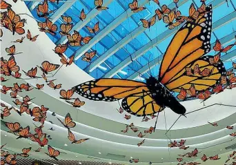  ??  ?? Kaleidosco­pe, installazi­one di Christophe­r Lutter-gardella per Mall of America (2019, courtesy dell’artista)