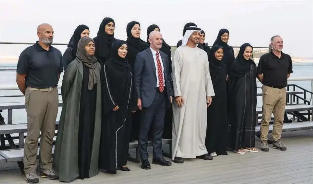  ?? WAM ?? ±
Sheikh Mohamed Bin Zayed Al Nahyan on Wednesday received the Women’s Climbing Team of the UAE Armed Forces at Qasr Al Bahr.