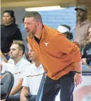  ?? MICHAEL THOMAS/AP ?? Former Texas men’s basketball coach Chris Beard directs the Longhorns last fall.