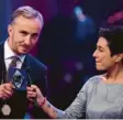  ?? Foto: Guido Kirchner, dpa ?? Grimme-Preis-Routinier: Böhmermann mit Dunja Hayali, die die Preisverle­ihung moderierte.