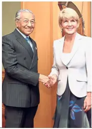  ??  ?? Nice to meet you: Dr Mahathir meeting with Australia Foreign Minister Julie Bishop during a courtesy call in Putrajaya. — Bernama