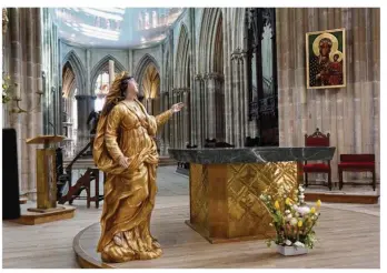  ??  ?? La statue de la vierge de l’église Saint-Jacques a été récemment restaurée.