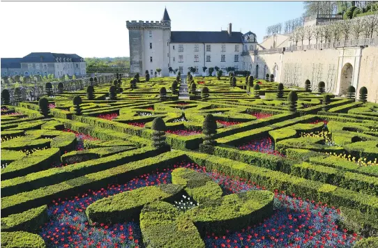  ?? CHATEAU DE VILLANDRY ?? France’s Loire Valley is filled with park-like gardens on the grounds of fantastic chateaux, including this extravagan­t terrace area at Chateau de Villandry.