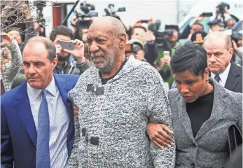  ?? BRAD LARRISON, EUROPEAN PRESSPHOTO AGENCY ?? Bill Cosby arrives in Elkins Park, Pa., on Wednesday for his arraignmen­t in a decade-old sexual assault case. He posted $1 million bail, paying the required 10%, and turned over his passport.