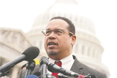  ?? ALEX WONG GETTY IMAGES AGENCE FRANCE-PRESSE ?? Keith Ellison, 53 ans, avocat de formation, élu depuis 2007 député du Minnesota, entend recoudre le Parti démocrate.