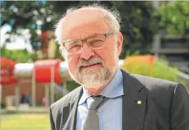  ?? SERGIO PIEMONTE ?? EXPERTO. Neher en el Parque de las Ciencias. Disertó en el Simposio Fronteras en Biociencia­s 2.