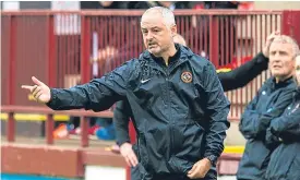  ??  ?? United boss Ray McKinnon is looking for a strong finish.