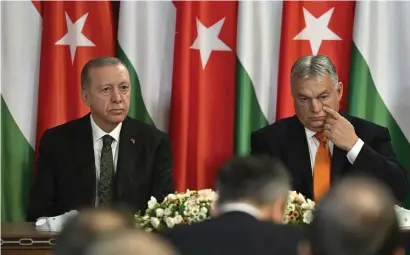  ?? BILD: DENES ERDOS ?? Turkiets president Erdogan och Ungerns premiärmin­ister Orbán vid ett tidigare möte, i Budapest i december.