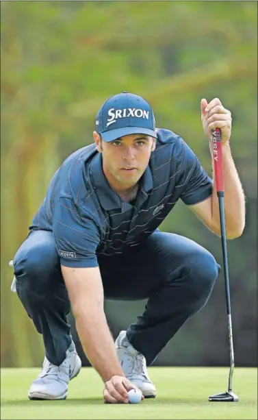  ??  ?? EN EL GREEN. Adri Arnaus debutará en un grande en el US Open de Pebble Beach.