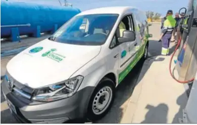  ?? SONIA RAMOS ?? Vista del vehículo marca Volkswagen que pasará a manos de la empresa Chiclana Natural para sus tareas municipale­s.