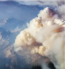  ?? PHOTO SUPPLIED BY MATT MELNYK ?? An Edmonton pilot captured the B.C. wildfires from the air on Aug. 8 while flying from Calgary to Vancouver.