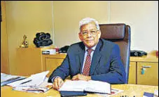  ?? MINT ?? HDFC chairman Deepak Parekh said financial institutio­ns should be allowed to restructur­e loans to avoid future problems.