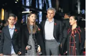  ?? Picture: REUTERS ?? FAMILY MAN: José Mourinho with wife Matilde Faria, right, and children José Mario jnr and Matilde