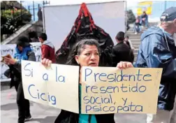  ??  ?? Protesta. Los bloqueos comenzaron ayer desde temprano en zonas alejadas de la capital, pero más tarde las protestas llegaron a la ciudad.