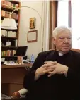  ?? Foto: dpa ?? Kardinal Gerhard Ludwig Müller am 10. Juli in seinem Büro in Rom.