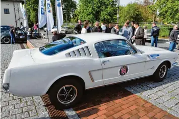  ?? Fotos: Thorsten Jordan ?? Der Hingucker der ClassicCar Rallye schlechthi­n war für viele der Ford Mustang. Er sprang als Ersatzfahr­zeug seines Besitzers ein und fuhr heuer noch, da Baujahr 1966, außer Konkurrenz mit.