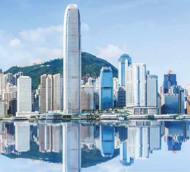  ??  ?? Bay watch: whatever your lifestyle or budget, there’s an area of Hong Kong to suit you