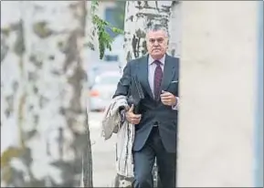  ?? DANI DUCH ?? Bárcenas, camino de la Audiencia , donde se sigue el caso Gürtel