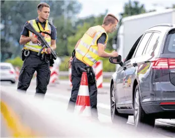  ?? FOTO: SVEN HOPPE/DPA ?? Tatmuster, Spuren und laufende Ermittlung­en gegen Personen speichern die 16 Bundesländ­er und das Bundeskrim­inalamt jeweils einzeln. Das erschwert die Arbeit der Polizei.