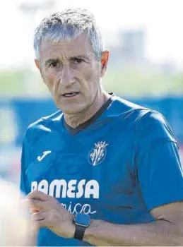  ?? ?? Quique Setién, en el entrenamie­nto de ayer en la Ciudad Deportiva ‘grogueta’.